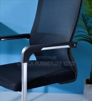 Mid-Back Cantilever Mesh Visitor's Chair