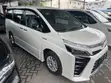 Toyota Voxy Hybrid ZS 2WD 7-Seater 2019 White - 5