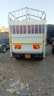 Isuzu ELF Truck 2009 White - 3