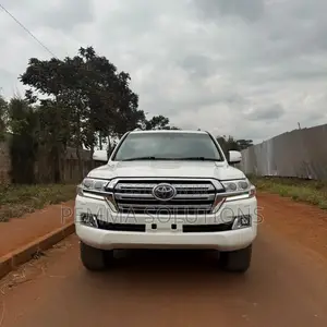 2019 Toyota Land Cruiser Sahara V8 Diesel
