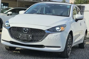 Mazda 2 2021 Pearl