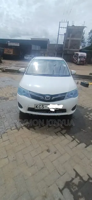 Toyota Corolla Fielder 1.5 Petrol FWD 2012 Nyeupe