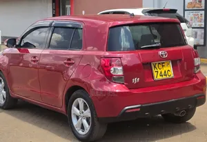 Toyota IST 2008 Red
