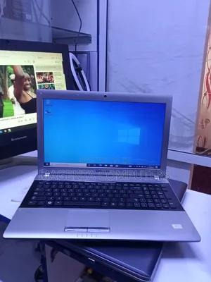 Laptop Samsung RV520 4GB RAM, 640GB HDD