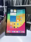Apple iPad Wi-Fi 128GB Silver (Refurbished) - 1