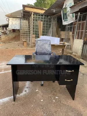 Seti ya Dawati la Ofisi Nyeusi ya Kisasa na Droo 2 + Kiti cha Mesh chenye Ergonomics