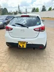 Mazda Demio 2017 Nyeupe - 2