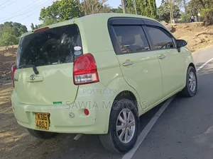 Toyota Porte 1.5 FWD 2014 Green