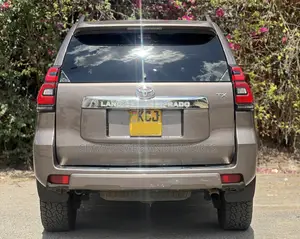 Toyota Land Cruiser Prado 2.7 i 2010 Kahawia