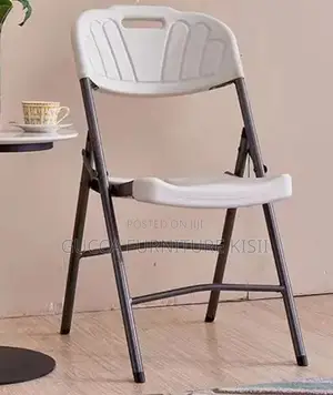Kiti cha Patio Nyeupe Kinachokunjwa chenye Miguu ya Metali