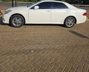 Toyota Crown 2009 White