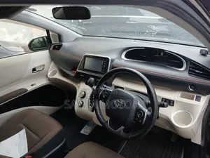 Toyota Sienta 1.5 FWD (6-seater) 2019 Brown