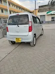 Suzuki Wagon R 2015 Silver - 3