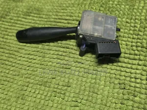 Switch ya Headlight kwa Toyota Runx/Allex (Iliyotumika)