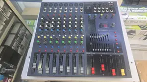 Yamaha MG8/FX Mixer ya Muziki