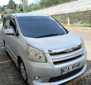 Toyota Noah 2009 Silver