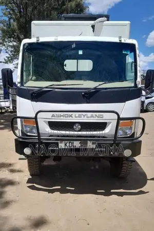 Ashok Leyland Partner 4x4 Lori la Friji (Ex-KDF)