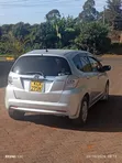 Honda Fit 2011 Nyeupe - 3