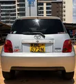 Toyota IST 2004 Nyeupe - 2