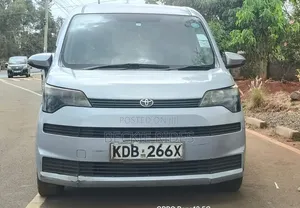 Toyota Spade 2014 Bluu