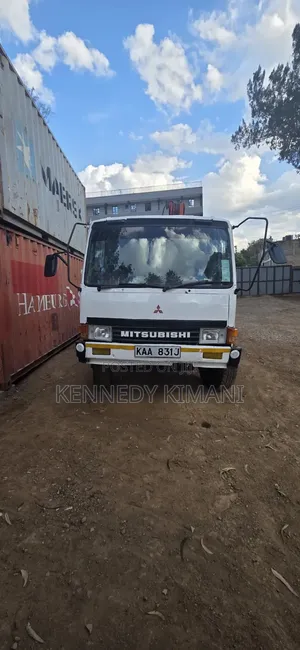 Mitsubishi Fuso Crane Truck 1999