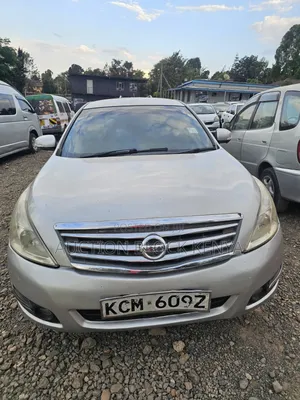 Nissan Teana 2010 Nyeusi