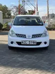 Nissan Tiida 2010 Nyeupe - 1