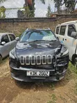 Jeep Cherokee 2015 Nyeusi - 4