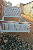 Kitanda cha Mbao cha White Tufted cha 5x6 - 1