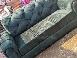 3 Seater Diamond-Tufted Sofa - Dark Green