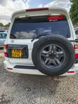 Toyota Land Cruiser 2005 White - 2