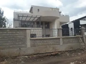 Nyumba ya Villa Vyumba 4 Inauzwa Oloolua