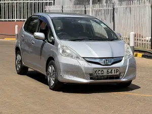 Honda Fit 2012 Nyeupe