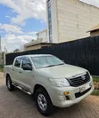 Toyota Hilux Double Cab 2016 Dhahabu - 4