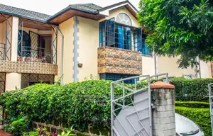 Nyumba ya Kifahari ya Vyumba 4 + DSQ Kupangishwa Lavington