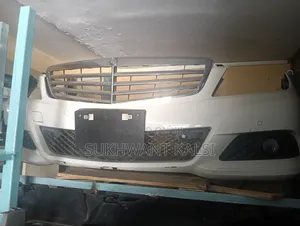Bampa ya Mbele ya Mercedes-Benz W204 1st Gen
