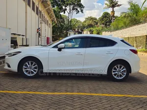 Mazda Axela 2016 Nyeupe