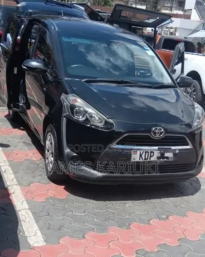Toyota Sienta 2016 Nyeusi