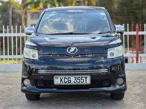 Toyota Voxy X 2WD 8-Seater 2009