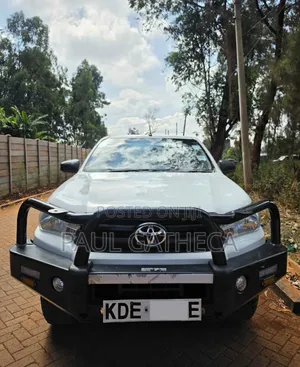 Toyota Hilux Highrider 2.4D Mwaka 2021 Manual