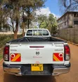 Toyota Hilux Highrider 2.4D Mwaka 2021 Manual - 2