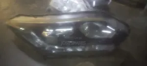 Honda Vezel Headlight