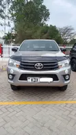 Toyota Hilux 2019 Nyeusi - 3