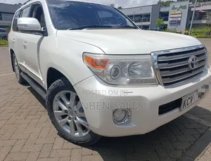 Toyota Land Cruiser VX 2013 White