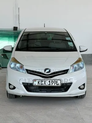 Toyota Vitz 1.0 FWD 5dr Hatchback 2012 White