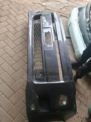 Toyota Voxy 2008 Bampa ya Mbele