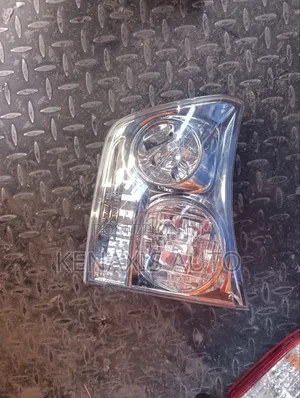 Toyota Harrier/Lexus RX330/RX350 Boot Light