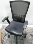 Meza na Kiti cha Ofisi cha Ergonomic - 1